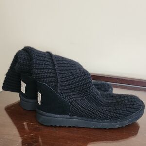 UGG AUSTRALIA Black Sweater Boots